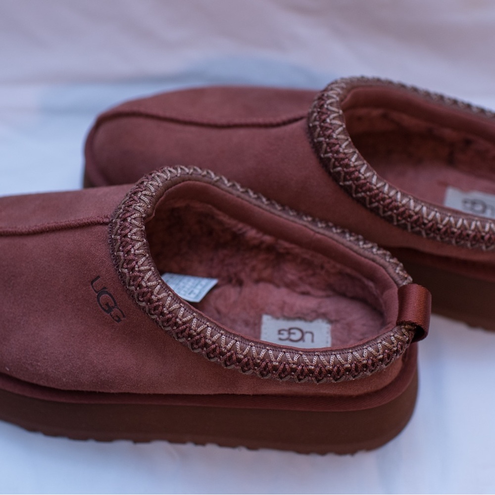 UGG Tazz II Burnt Magenta Size 9